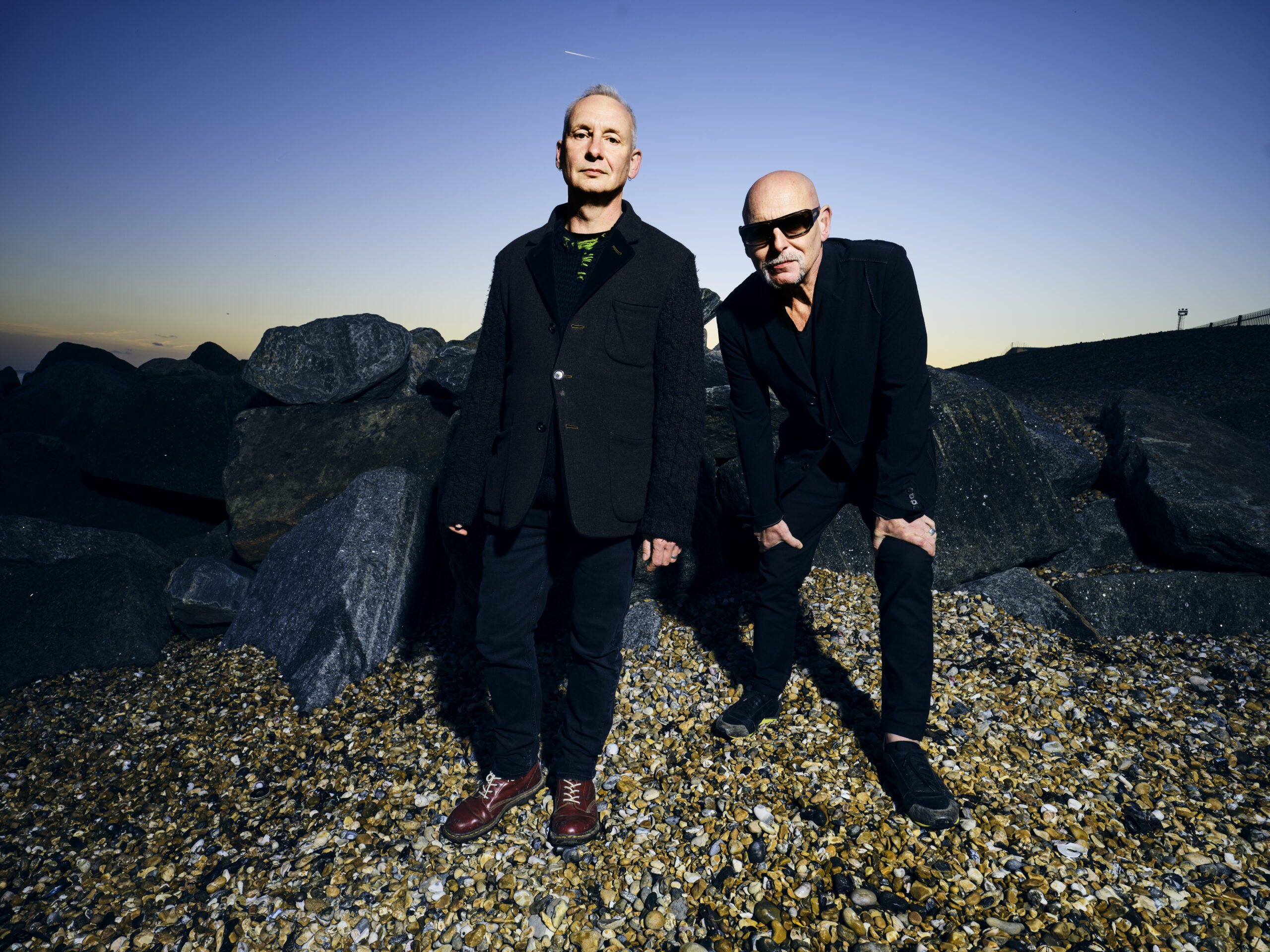Orbital Meluncurkan “Ringa Ringa (Lagu Rakyat Pandemi Lama)” Baru bersama The Medieval Baebes