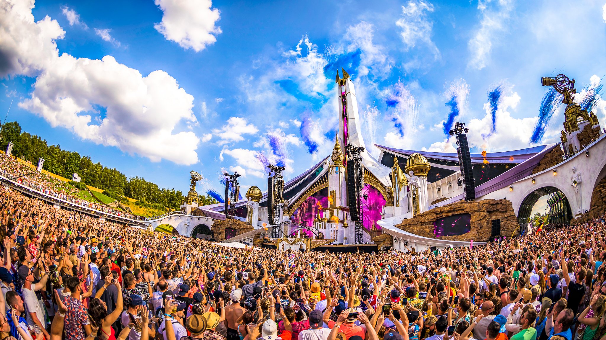 FISHER brings favorite house hits to the Mainstage at Tomorrowland 2022